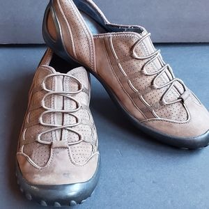 Clarks Privo Brown Elastic Slip On Walking Shoe